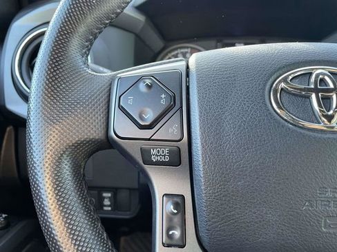 Used 2023 Toyota Tacoma TRD Off-Road w/ Technology Package AWD/4WD image 25