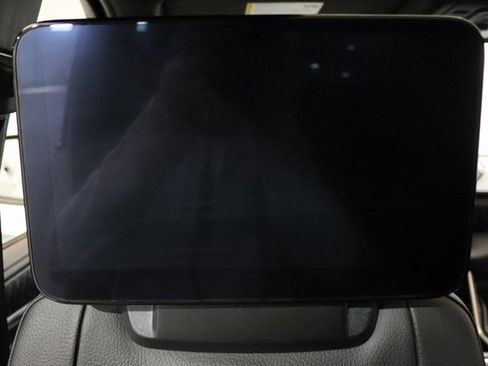 Used 2023 GMC Yukon Denali w/ Denali Reserve Package image 17