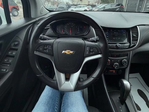 Used 2018 Chevrolet Trax LT w/ LT Convenience Package image 21