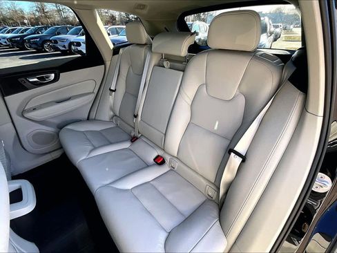 Certified 2023 Volvo XC60 B5 Plus w/ Climate Package image 18