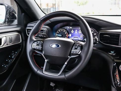 Used 2022 Ford Explorer ST-Line image 16