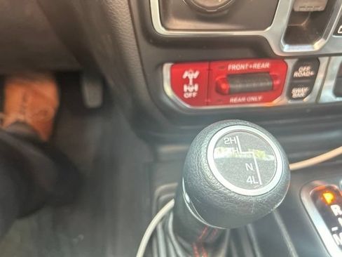 Used 2021 Jeep Wrangler Unlimited Rubicon AWD/4WD image 20