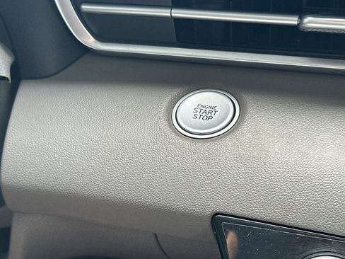 Used 2021 Hyundai Elantra SEL FWD image 21