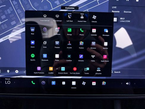 Used 2023 Tesla Model X image 19