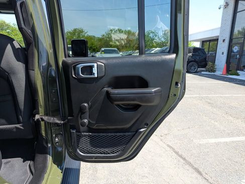 Used 2022 Jeep Gladiator Sport AWD/4WD image 34