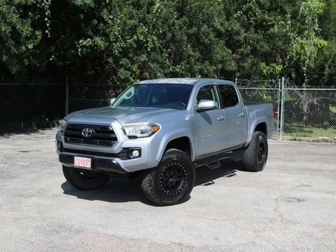 Used 2016 Toyota Tacoma SR5 w/ SR5 Appearance Package (SN) RWD image 1