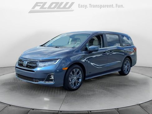 New 2026 Honda Odyssey Touring image 3