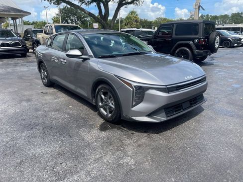 Used 2025 Kia K4 FWD image 7