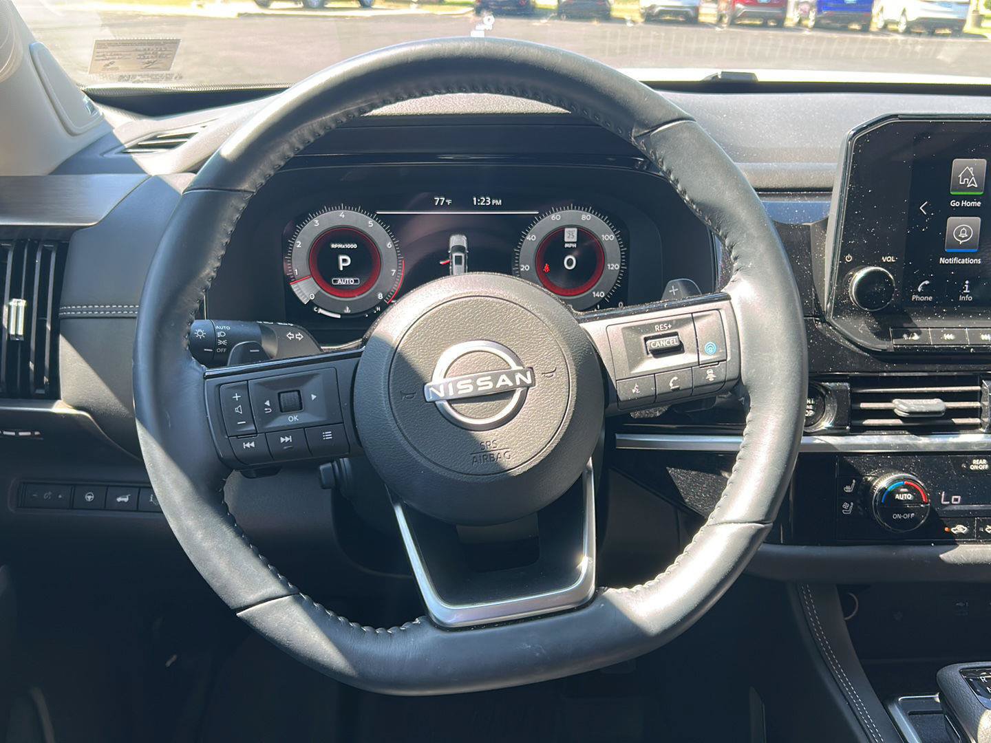 Used 2025 Nissan Pathfinder Platinum AWD/4WD image 24