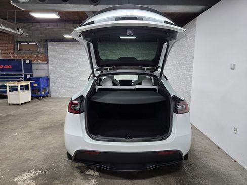 Used 2023 Tesla Model Y Long Range image 41