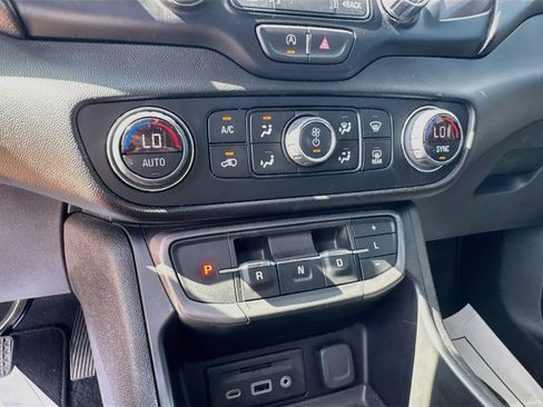 Used 2024 GMC Terrain AT4 w/ Infotainment Package II AWD/4WD image 19