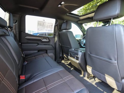 Used 2025 Chevrolet Silverado 1500 High Country w/ Midnight Edition AWD/4WD image 24