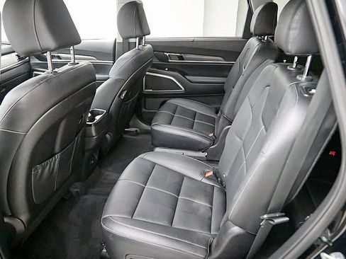 Used 2022 Kia Telluride EX w/ EX Premium Package image 25