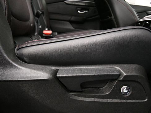 Used 2025 Honda Pilot Black Edition image 28