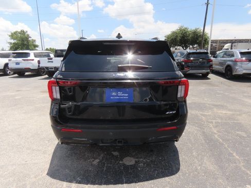 Certified 2025 Ford Explorer ST-Line AWD/4WD image 13
