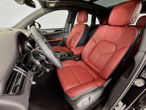 New 2026 Porsche Macan image 5