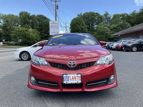 Used 2014 Toyota Camry SE FWD image 2