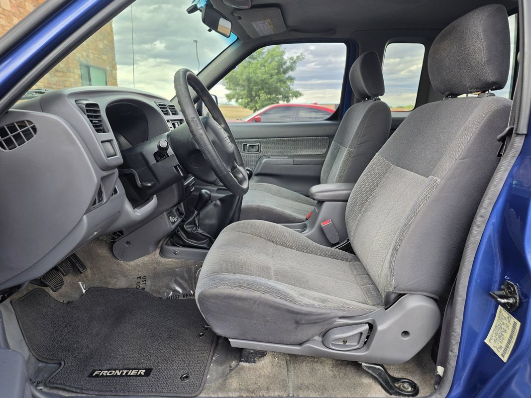 Used 1998 Nissan Frontier XE AWD/4WD image 10