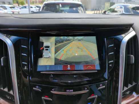 Used 2019 Cadillac Escalade Luxury RWD image 25