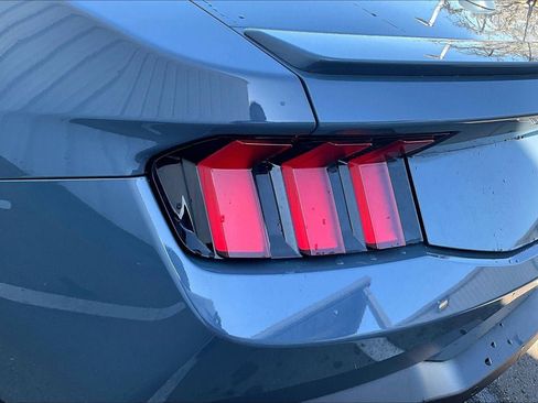 Used 2025 Ford Mustang GT Premium image 23