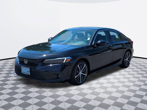 Used 2022 Honda Civic Touring image 2