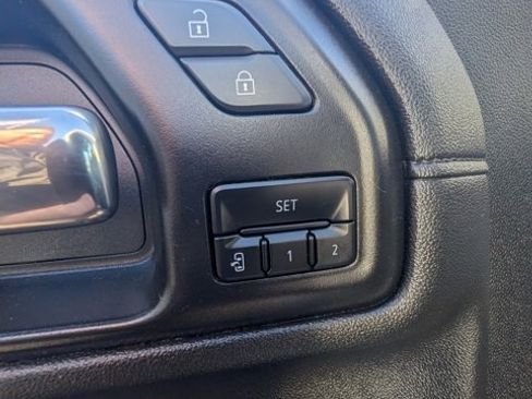 Used 2022 GMC Sierra 2500 SLT image 28