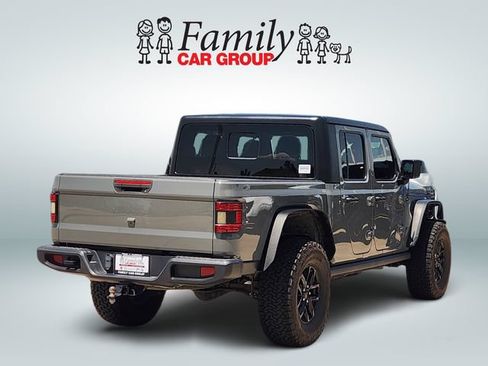 Used 2022 Jeep Gladiator Sport AWD/4WD image 4