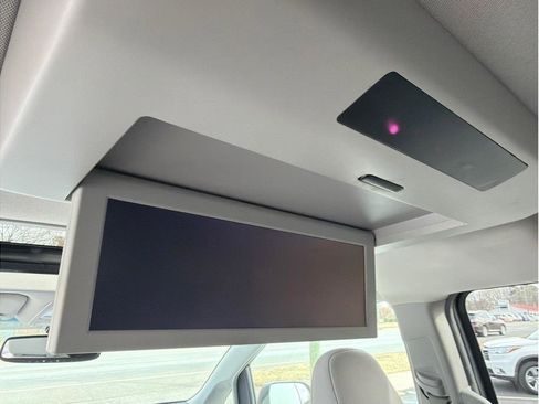 Used 2015 Toyota Sienna XLE Premium image 28