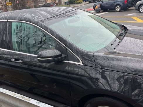 Used 2015 Ford Edge SEL w/ Canadian Comfort Package image 12