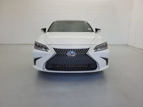 Used 2021 Lexus ES 350 Ultra Luxury w/ Accessory Package 2 FWD image 3