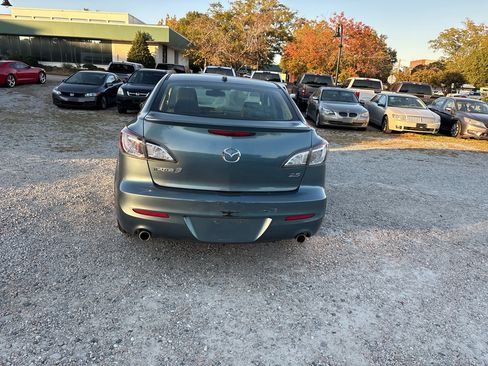 Used 2011 MAZDA MAZDA3 s Sport w/ Tech Pkg image 9