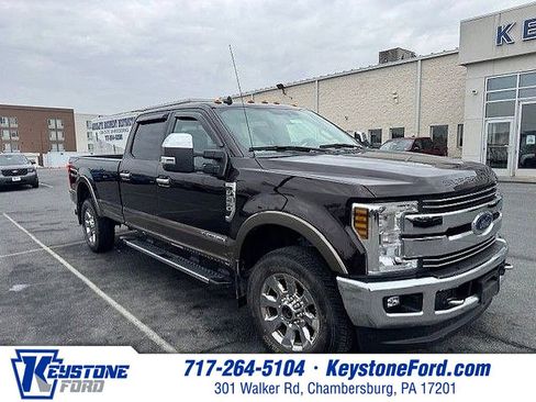 Used 2019 Ford F250 Lariat w/ Chrome Package image 1