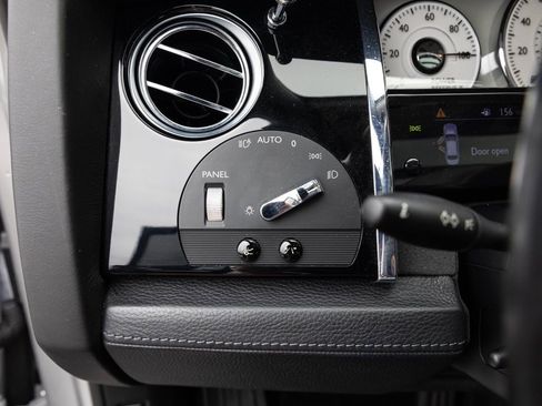 Used 2013 Rolls-Royce Ghost image 33