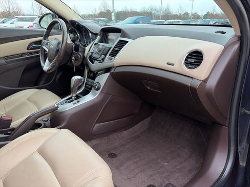 Used 2014 Chevrolet Cruze LT w/ RS Package image 17