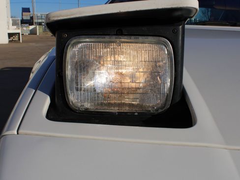 Used 1988 Pontiac Fiero GT image 9