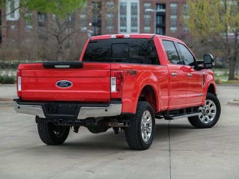 Used 2019 Ford F250 Lariat w/ Chrome Package image 24