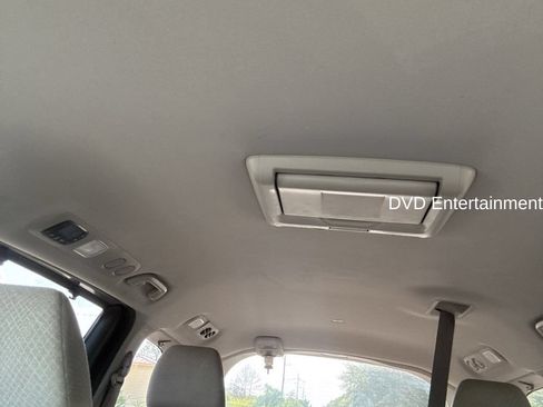 Used 2016 Honda Odyssey SE image 4