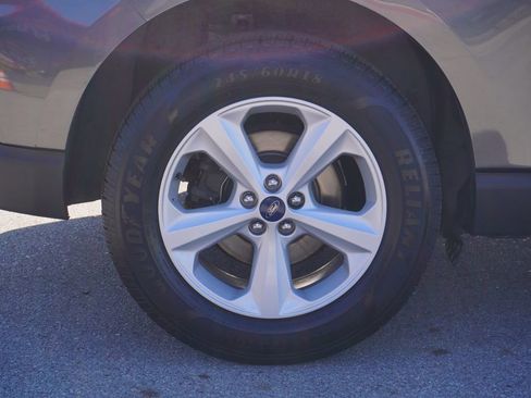 Used 2020 Ford Edge SE image 12