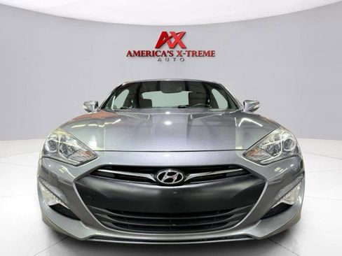 Used 2015 Hyundai Genesis 3.8 image 8