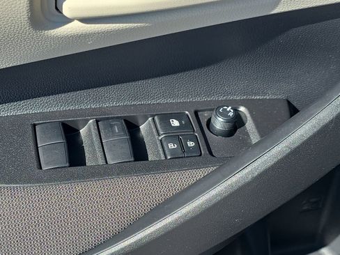 Used 2025 Toyota Corolla LE FWD image 28