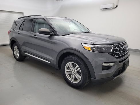 Used 2021 Ford Explorer XLT w/ Equipment Group 202A AWD/4WD image 11