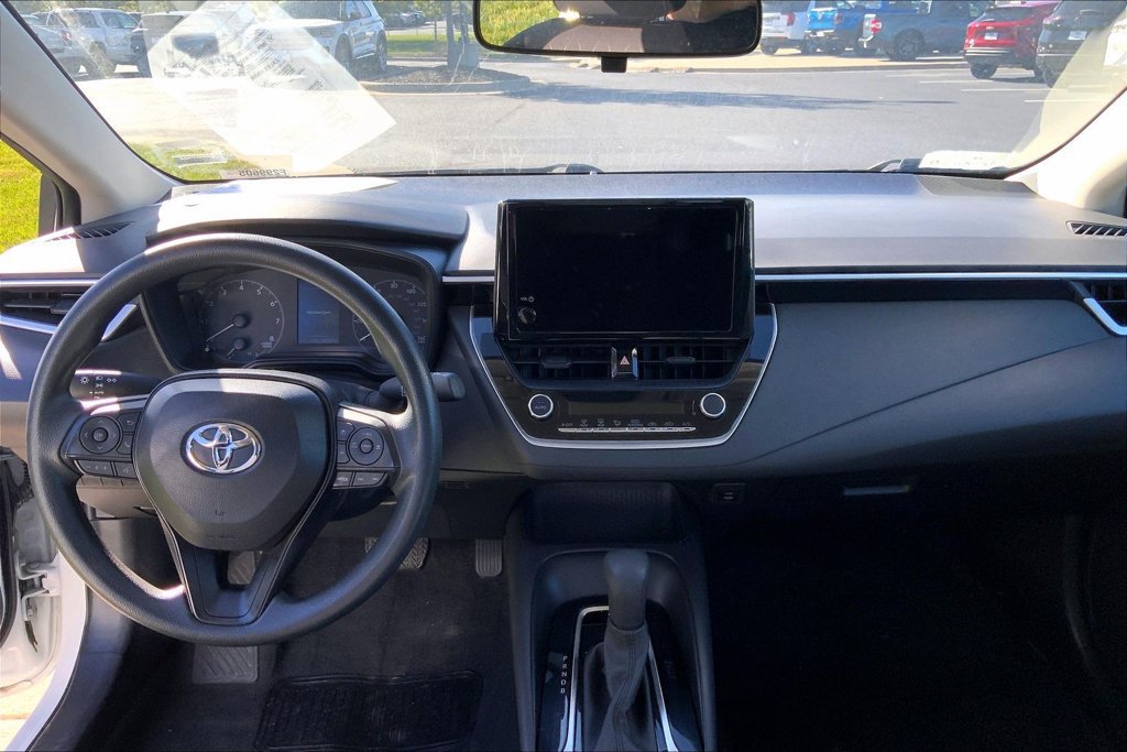 Used 2025 Toyota Corolla LE FWD image 10