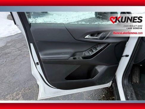 Used 2025 Chevrolet Equinox LT image 12