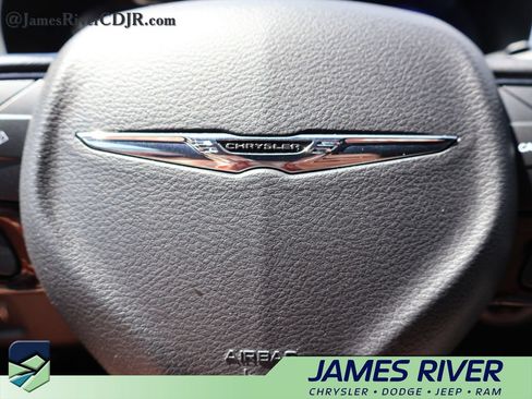 Used 2019 Chrysler Pacifica Touring Plus w/ Advanced Safetytec Group FWD image 25