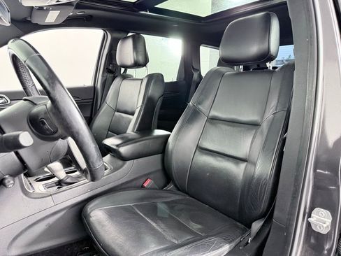 Used 2019 Jeep Grand Cherokee Limited w/ Luxury Group II image 11