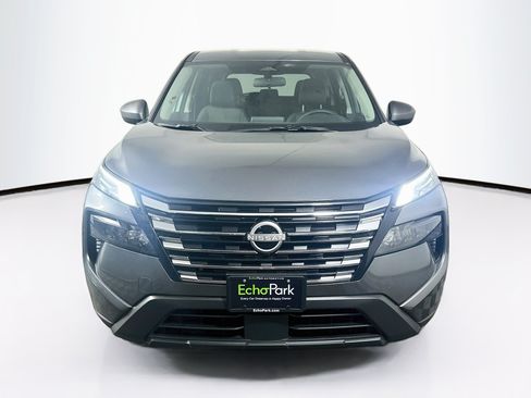 Used 2026 Nissan Rogue SV FWD image 2