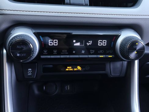 Certified 2025 Toyota RAV4 XLE AWD/4WD image 25