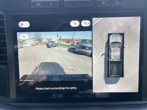 Used 2024 Ford F350 Lariat w/ FX4 Off-Road Package image 20