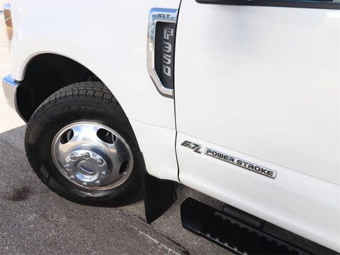 Used 2019 Ford F350 XLT w/ XLT Value Package image 3
