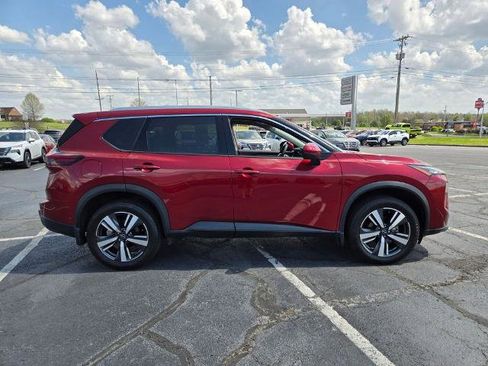 Certified 2025 Nissan Rogue SL AWD/4WD image 6